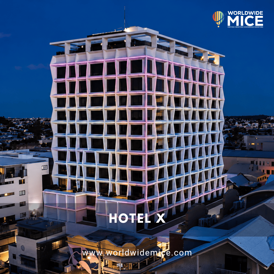 HOTEL X